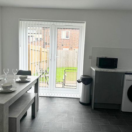 Spacious 4-Bed Semi-Detached Home With Garden Liverpool Exterior foto